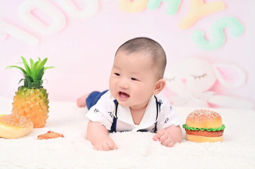 垦利宝宝在妈妈肚子里